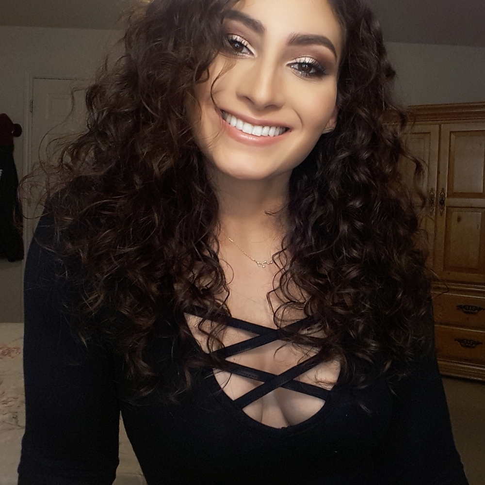 Meet your Posher, Danielle
